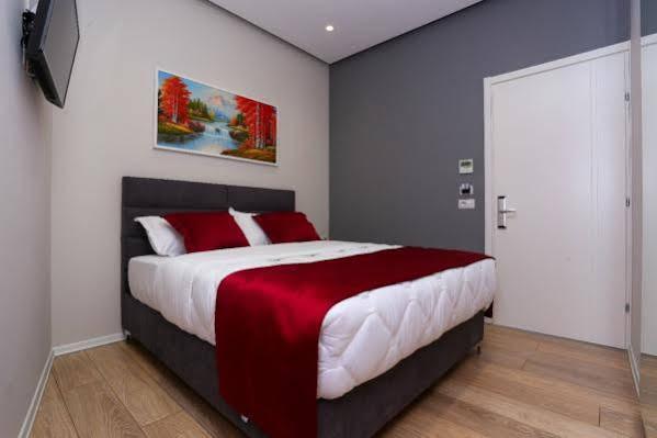 Emerald Boutique Hotel 티라나 외부 사진
